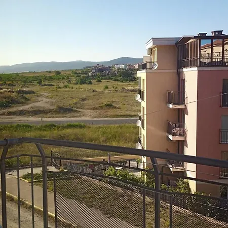 2 Bed Black Sea Апартамент *