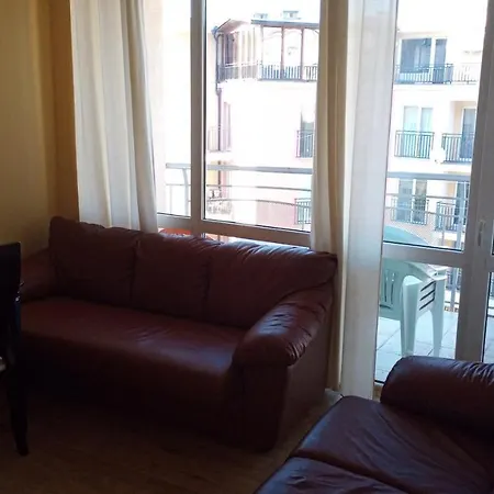 2 Bed Black Sea Апартамент